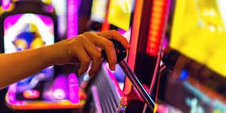 Pemain merayakan kemenangan besar di notif4d sportsbook dan live casino